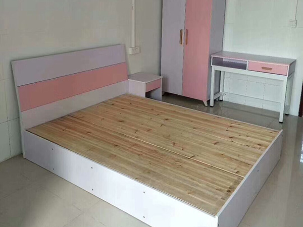 木板床